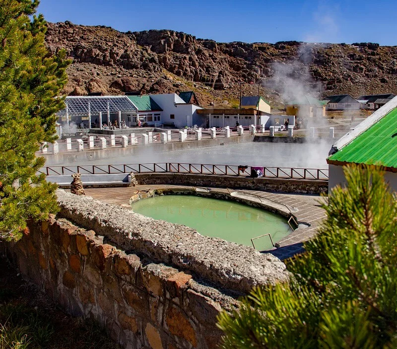 VILLA PEHUENIA, CAVIAHUE Y TERMAS DE COPAHUE